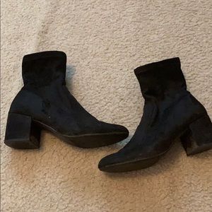Steven madden black booties